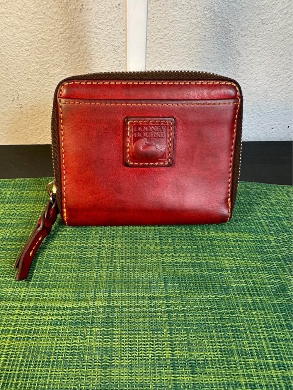 Dooney & Bourke Florentine Small Zip Around - Red/Bordeaux